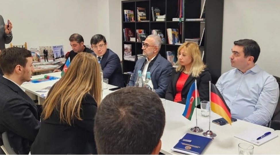 almaniyada-azerbaycan-diasporunun-guclendirilmesi-imkanlari-muzakire-edilib