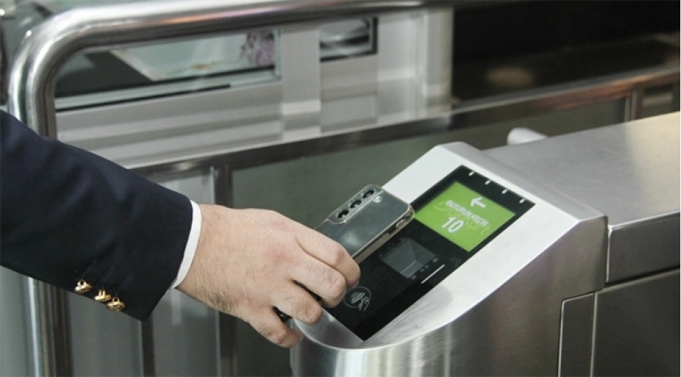baki-metrosunun-kechidlerinde-nfc-destekleyen-bank-kartlari-ile-test-rejiminde-odenish-imkani-yaradilib