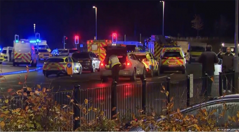 ingilterede-qatarda-bichaqli-hucum-neticesinde-xesaret-alanlarin-sayi-11-e-chatib