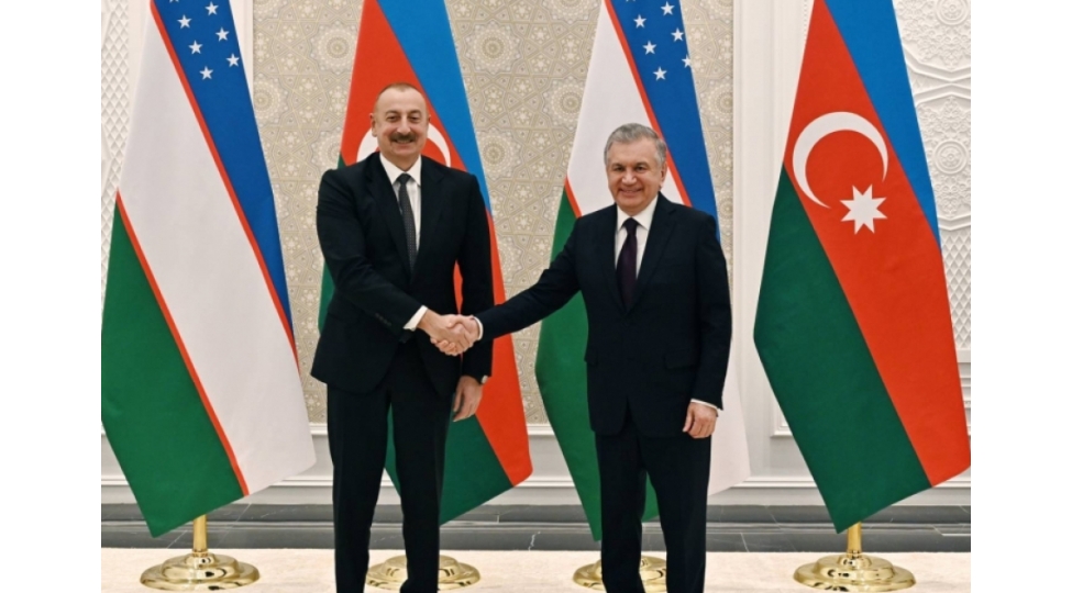 shavkat-mirziyoyev-prezident-ilham-eliyevi-ozbekistana-sefere-devet-edib