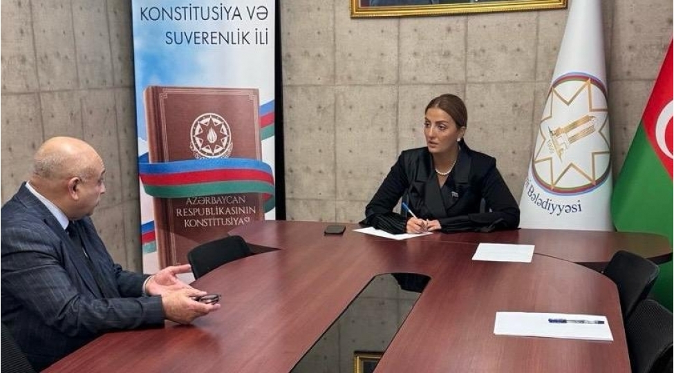 konul-nurullayeva-novbeti-vetendash-qebulunu-kechirib-2