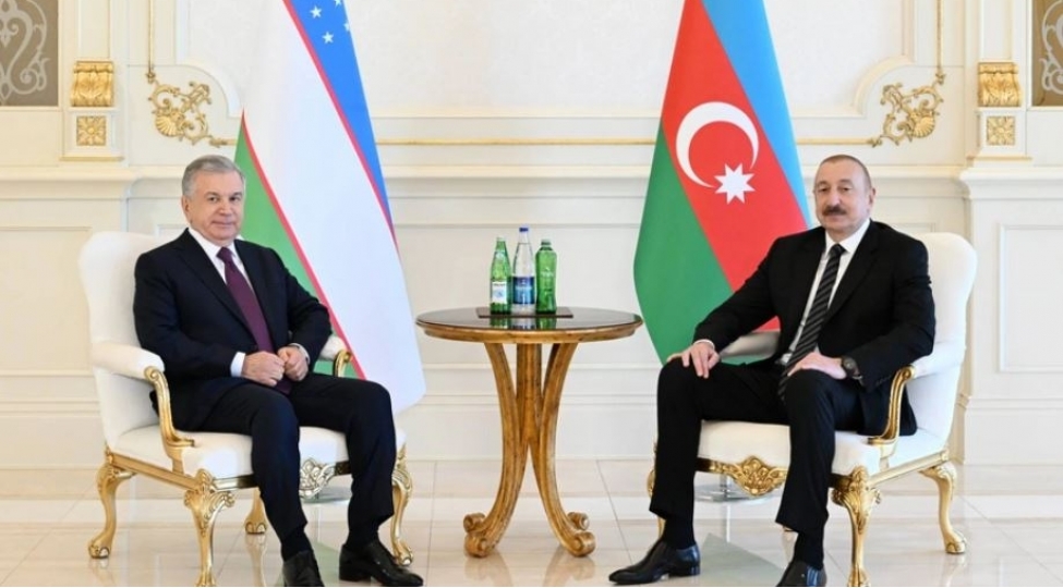 ozbekistan-prezidenti-ilham-eliyevi-zefer-gunu-munasibetile-tebrik-edib