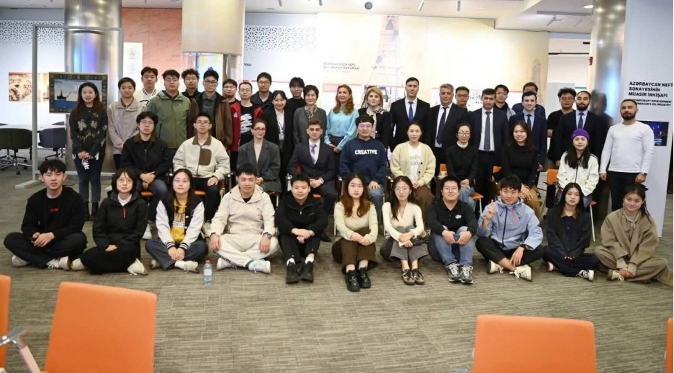 macaristanli-telebelerve-chinli-professor-ve-doktorantlar-socar-i-ziyaret-edibler