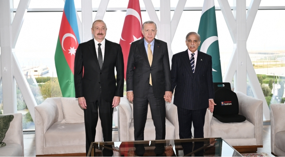 azerbaycan-prezidentinin-turkiye-prezidentinin-ve-pakistanin-bash-nazirinin-uchterefli-gorushu-olub