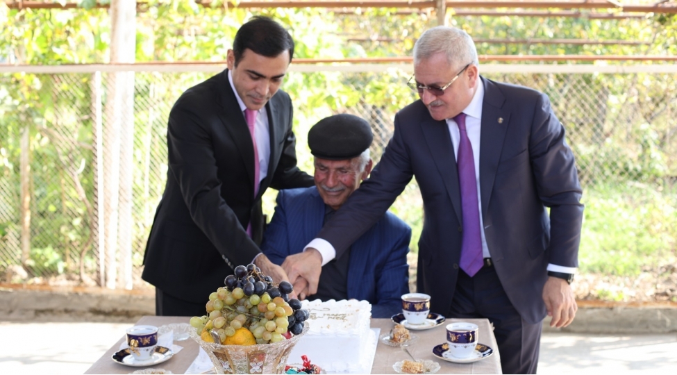 millet-vekili-shehid-qardashinin-yubileyinde-ishtirak-edib