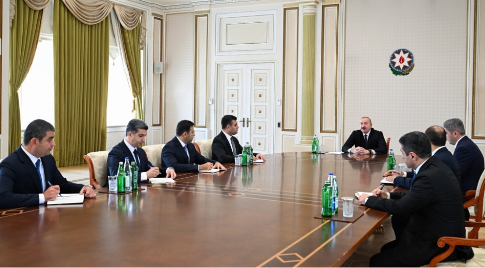 bezi-memurlar-ancaq-oz-ciblerini-guderek-qanunsuz-varlanmaya-ustunluk-verirler