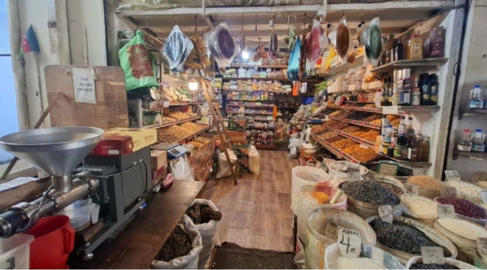 paytaxtda-iki-bazarda-yaglarin-qanunsuz-emali-ve-satishi-mueyyen-edilib