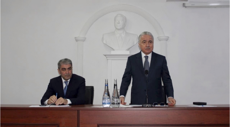 balaken-rayon-icra-hakimiyyetinin-bashchisi-kollektive-teqdim-olunub