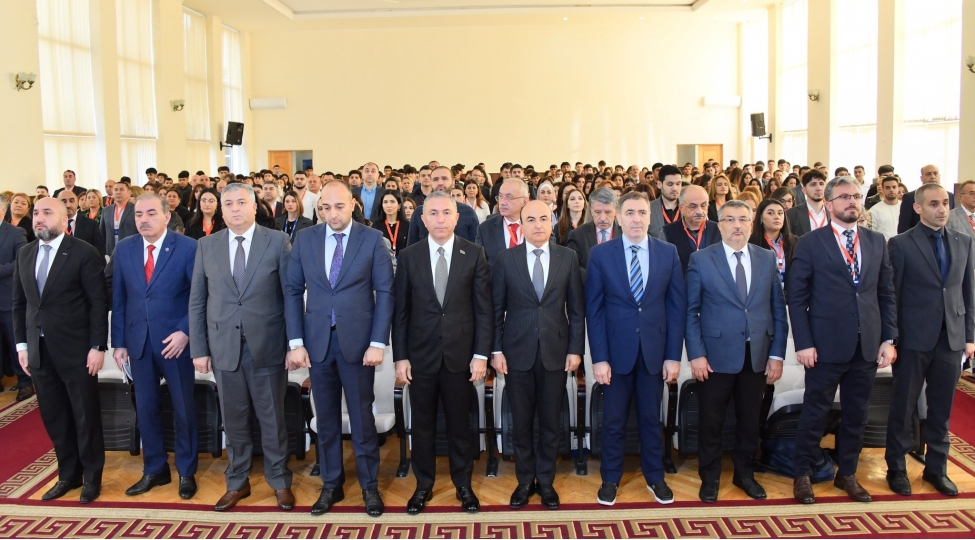 sdu-i-beynelxalq-maliyye-muhasibat-audit-ve-reqemsallashma-simpoziumuna-ev-sahibliyi-edib