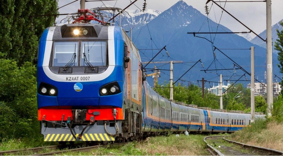 rhenus-logistics-orta-dehliz-terminallari-uchun-xususi-proqram-teminati-hazirlayir