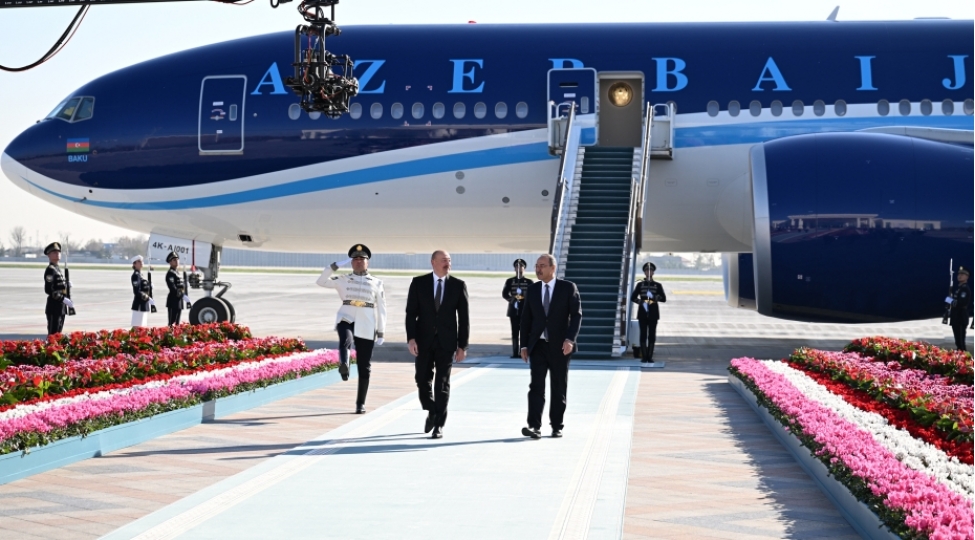 azerbaycan-prezidenti-ilham-eliyev-ozbekistanda-seferdedir-foto