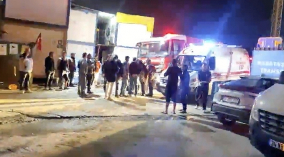 istanbulda-tikintisi-davam-eden-metro-stansiyasinda-chokme-bash-verib