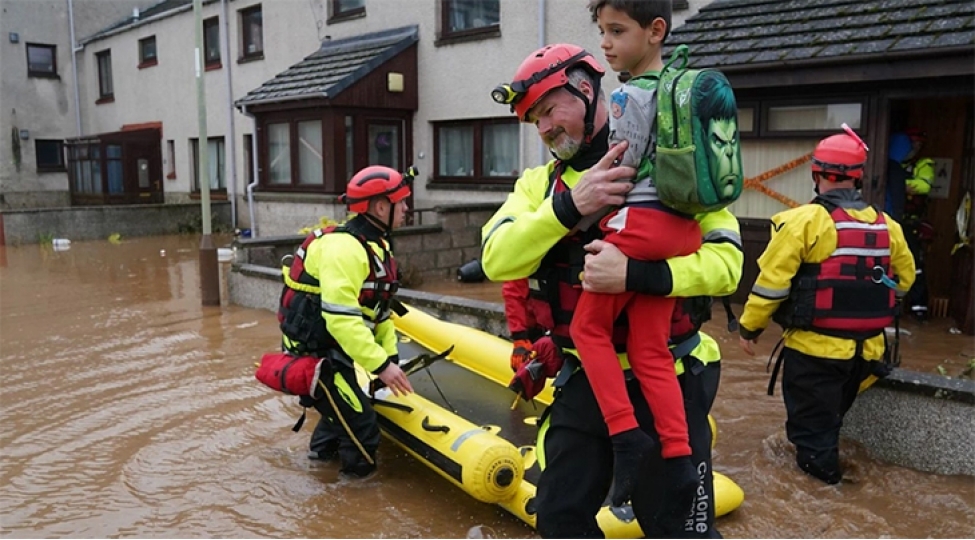 portuqaliyada-claudia-qasirgasi-neticesinde-uch-nefer-helak-olub