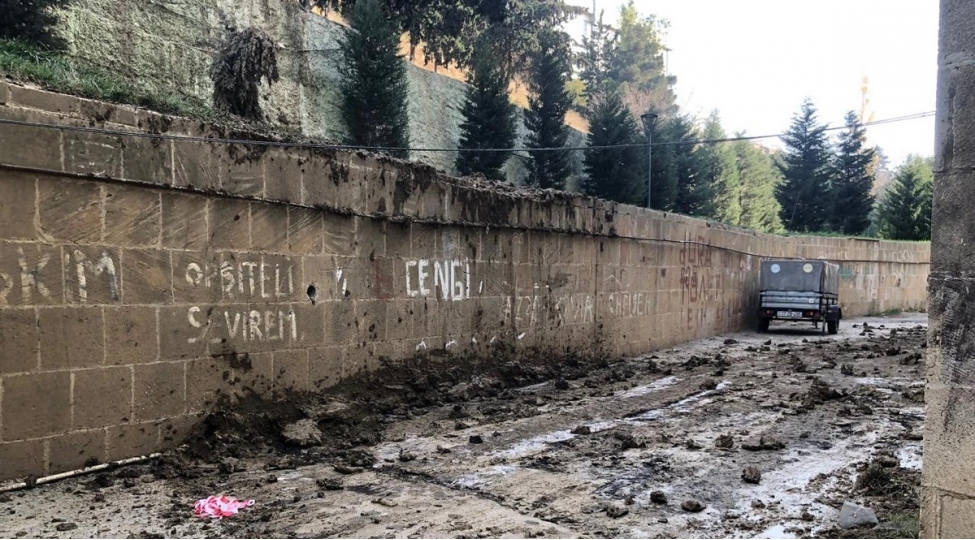 ehmedlideki-surushme-hadisesinden-sonra-yamacda-yeni-chatlar-ashkarlanib