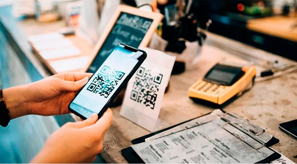 vusal-xelilov-az-qr-standarti-subyektlerin-nagdsiz-odenishlerin-qebul-edilmesini-daha-da-asanlashdiracaq