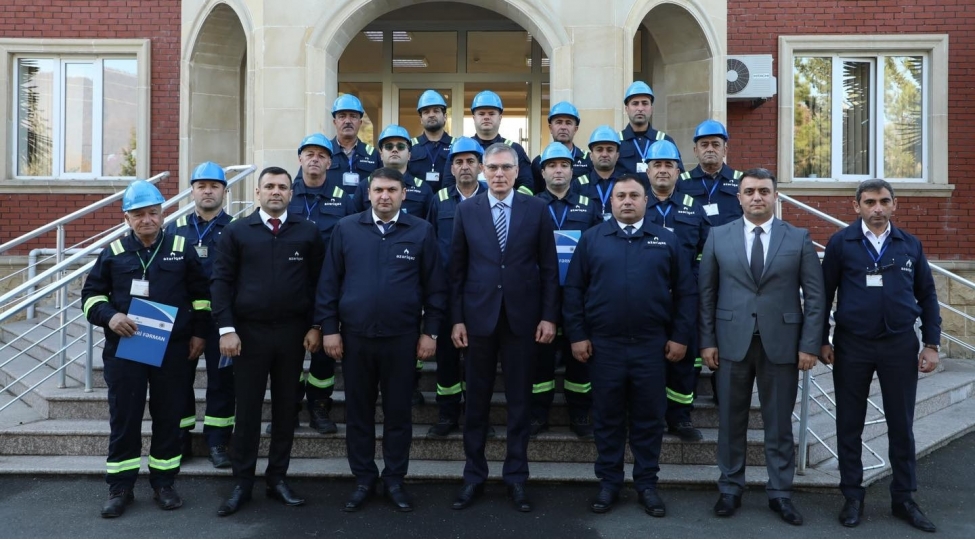 bash-direktor-zaqatala-rqii-nin-numunevi-emekdashlarini-teltif-etdi-2