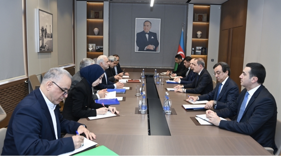 azerbaycanla-iran-arasinda-emekdashligin-perspektivlerine-dair-muzakireler-aparilib