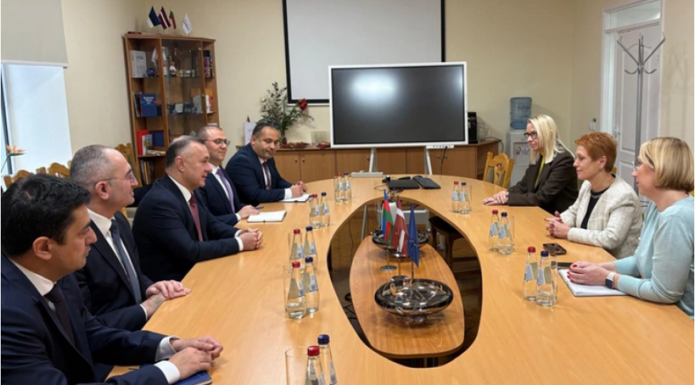 azerbaycan-ve-latviya-arasinda-sehiyye-sahesinde-emekdashliq-imkanlari-muzakire-olunub
