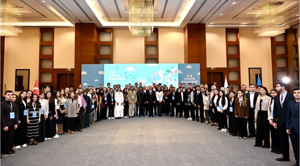 d-8-baki-gencler-beyanati-qebul-olunub