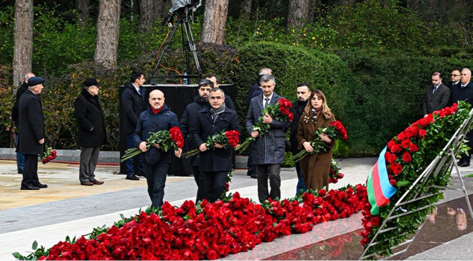 azerpocht-kollektivi-umummilli-lider-heyder-eliyevin-xatiresini-yad-edib