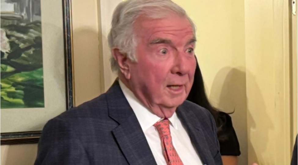 qreq-laflin-men-her-kese-onu-corc-vashinqtona-benzetdiyimi-xatirlatdim