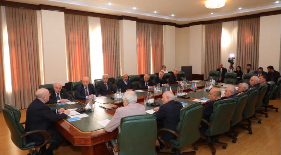 qerbi-azerbaycan-icmasinin-agsaqqallar-shurasinin-hesabat-yigincagi-kechirilib-foto