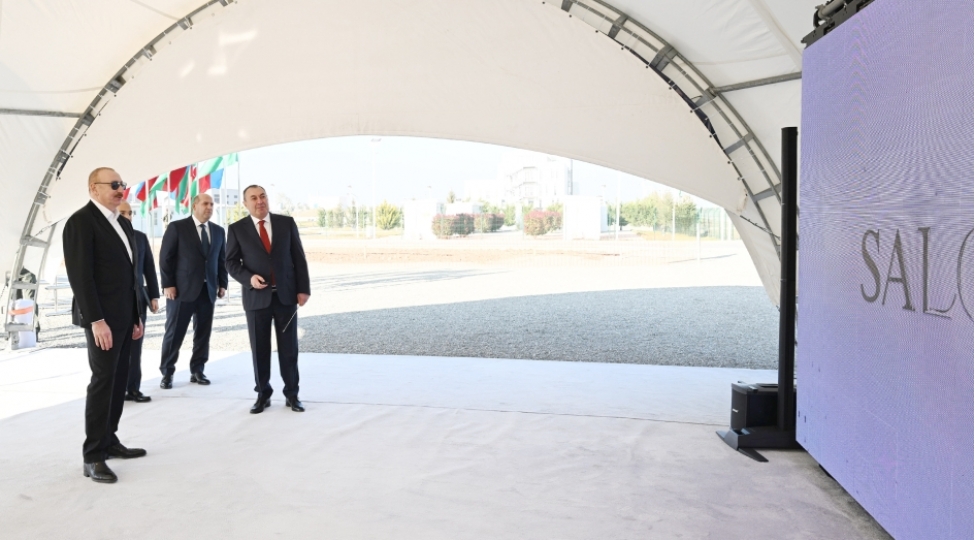 prezident-ilham-eliyev-agdam-senaye-parkinda-saloglu-qarabag-mmc-nin-istehsal-muessisesinin-temelini-qoyub-yenilenecek