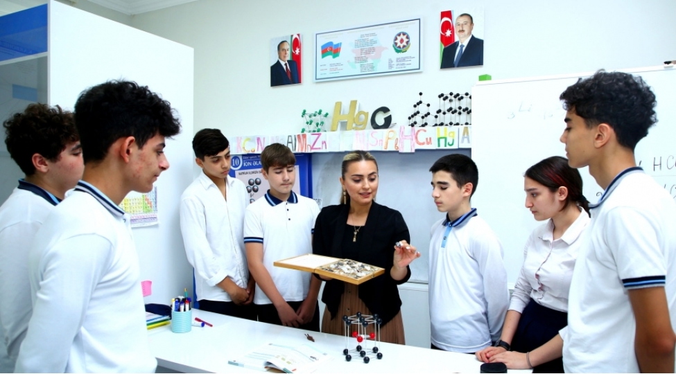 17-minden-chox-shagird-temayul-siniflerde-tehsil-alir