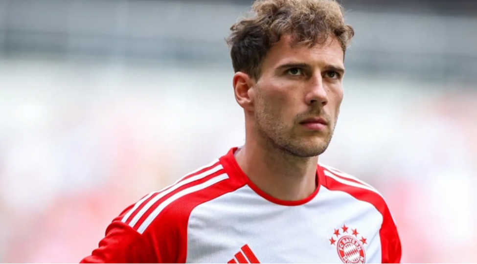 leon-qoretska-napoliye-transfer-oluna-biler