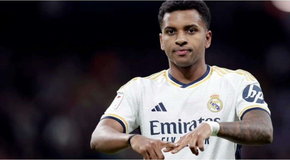 liverpul-salahin-evezleyicisini-tapib