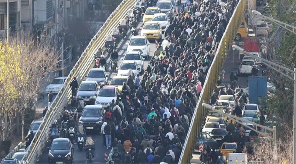 iranin-ali-liderinin-mushaviri-vashinqtonun-etirazlara-mudaxile-cehdlerinin-qarshisi-alinacaq