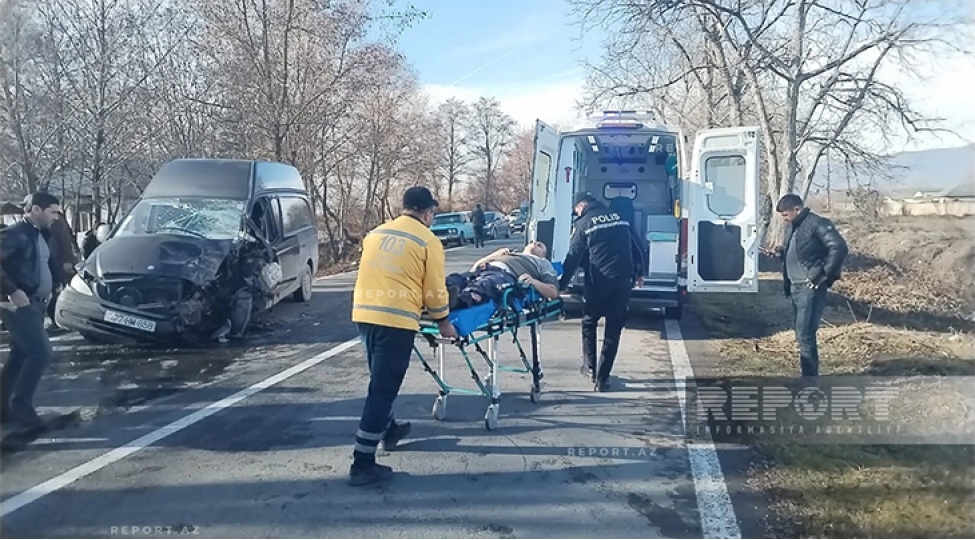 oguzda-yuk-ve-minik-avtomobilleri-toqqushub