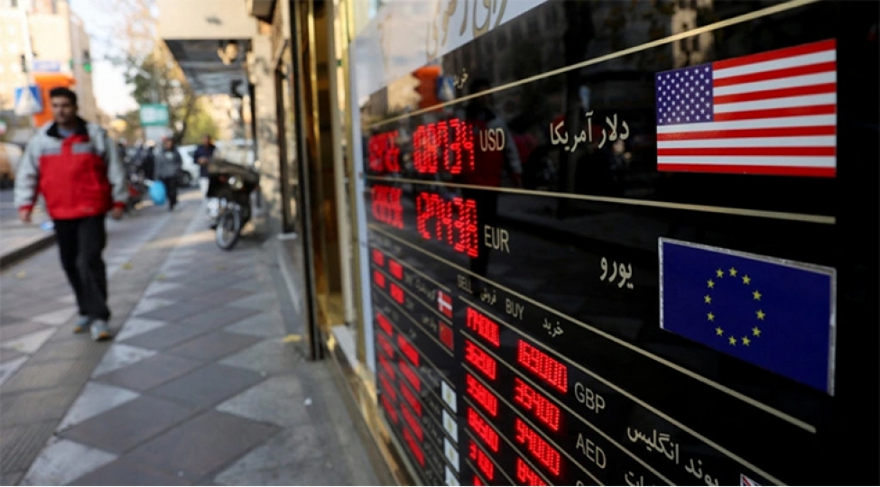 iran-rialinin-mezennesi-olkedeki-etirazlar-fonunda-yeni-antirekord-qirib