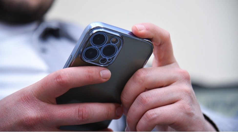 vetendashlarin-mobil-telefonlarini-ogurlayan-shexs-saxlanilib