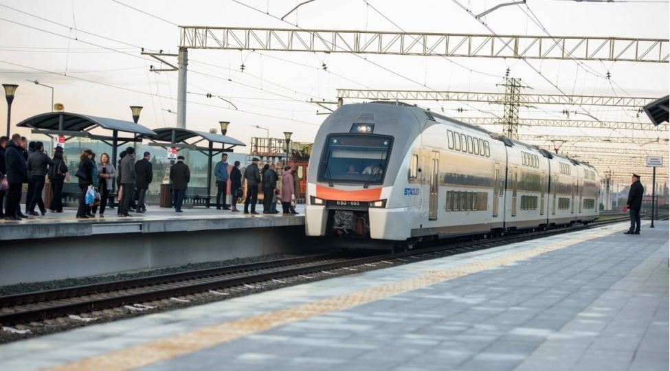 oten-il-mashinistler-qatar-qarshisina-chixan-qefil-maneelere-gore-123-defe-tecili-tormozlama-edib-video