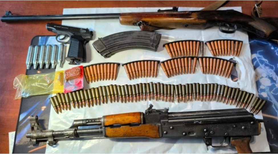 qanunsuz-saxlanilan-odlu-silah-sursatin-ashkar-olunaraq-goturulmesi-istiqametinde-tedbirler-davam-etdirilir