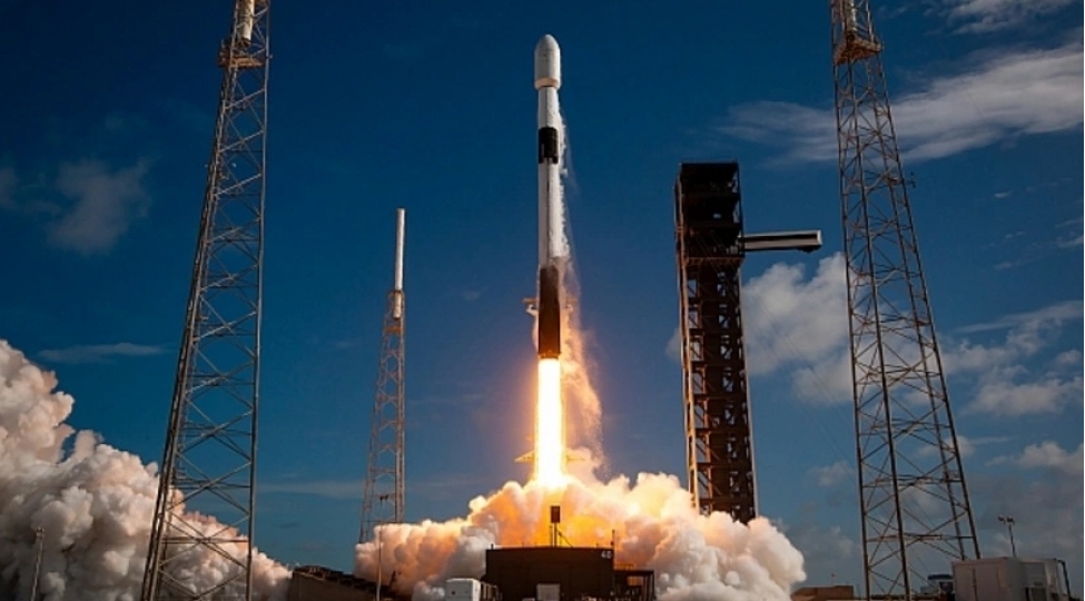 spacex-yeni-starlinkleri-orbite-chixarib