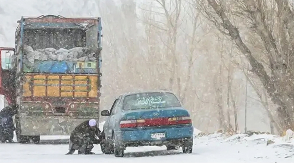 efqanistanda-uch-gun-erzinde-yagan-qar-ve-leysan-yagishlar-60-dan-chox-insanin-heyatina-son-qoyub