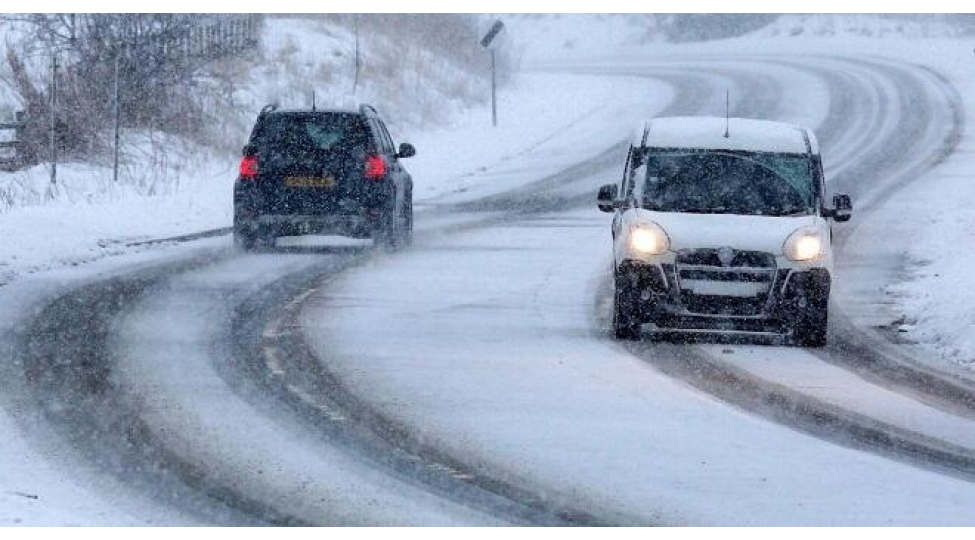 fuzulide-avtomobillerde-qalanlar-xilas-edildiler