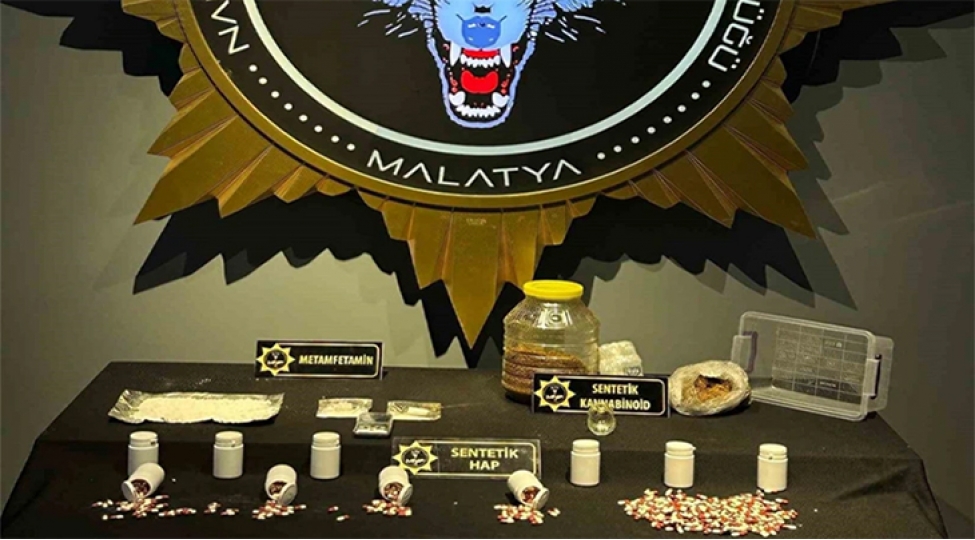 turkiyede-narkotik-vasitelere-qarshi-emeliyyatlarda-25-nefer-saxlanilib
