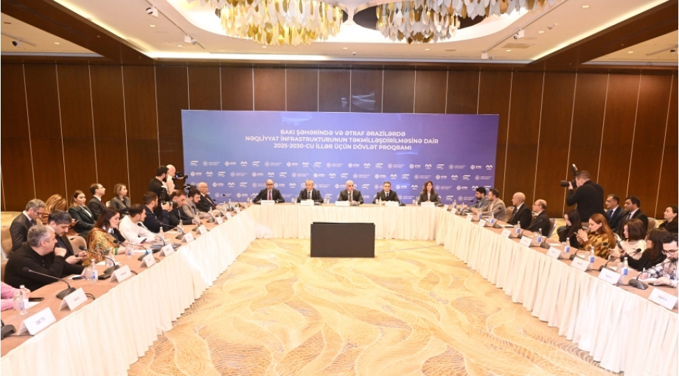 anar-rzayev-avtobus-parkinin-ekoloji-temiz-neqliyyat-vasiteleri-sayesinde-yenilenmesi-suretlendirilecek