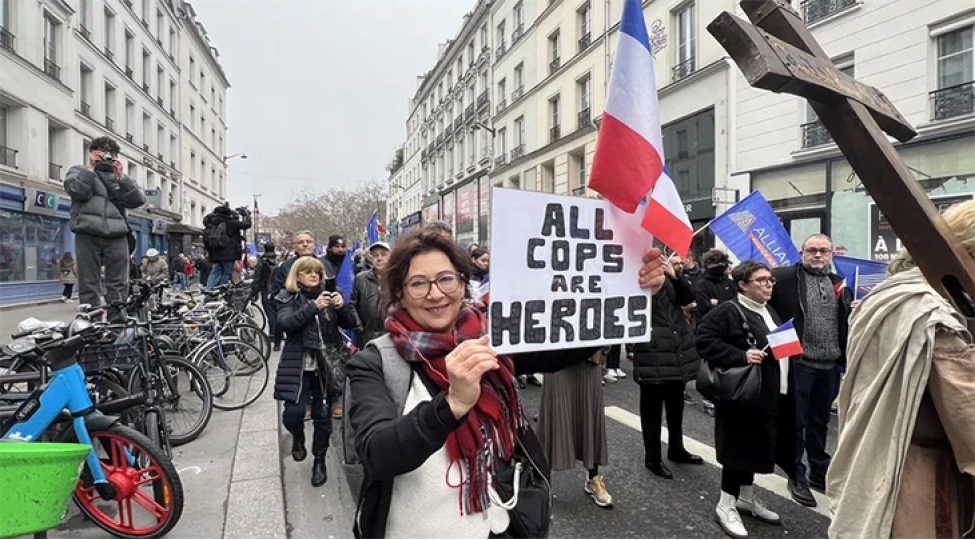 fransada-polislerin-aksiyasinda-45-minden-chox-insan-ishtirak-edib