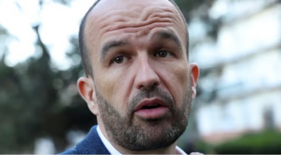 deputat-fransanin-absh-dan-iqtisadi-asililigini-arashdiran-komissiyasi-yaratmagi-teleb-edir