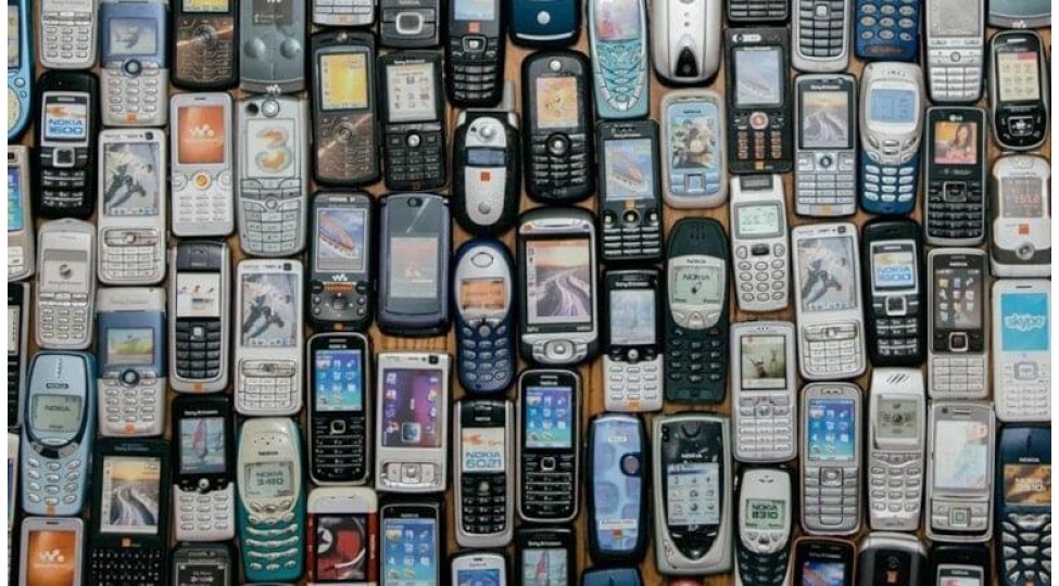 duymeli-telefonlara-yeniden-maraq-artir