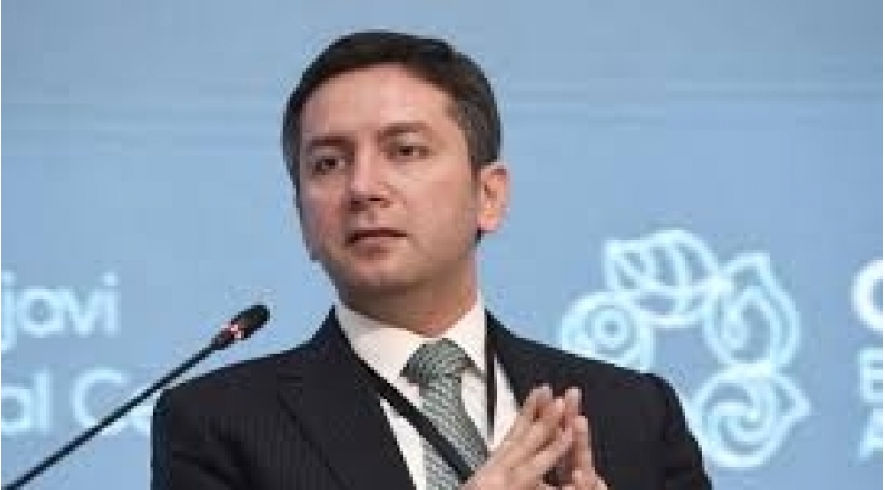 azerbaycan-merkezi-asiya-ve-fars-korfezi-arasinda-elaqelendirici-helqe-olmaq-niyyetindedir