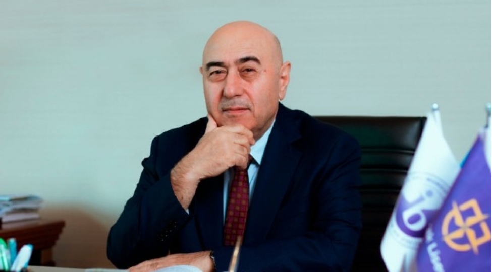 shagird-ov-tufengini-mektebe-chantasinda-getirib-idrak-liseyinin-rehberi