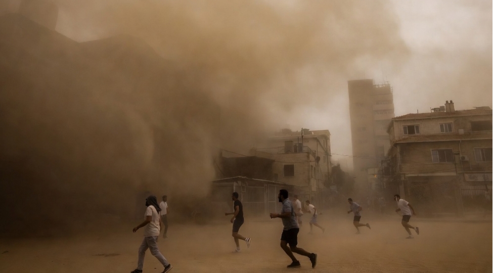 israili-guclu-qum-firtinasi-buruyub