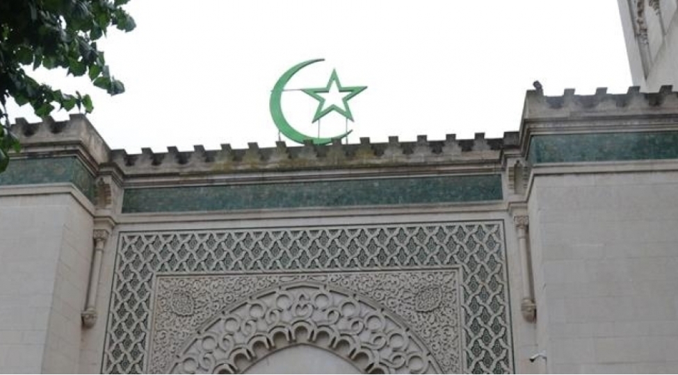 fransada-mescid-dorduncu-defe-vandalizme-meruz-qalib