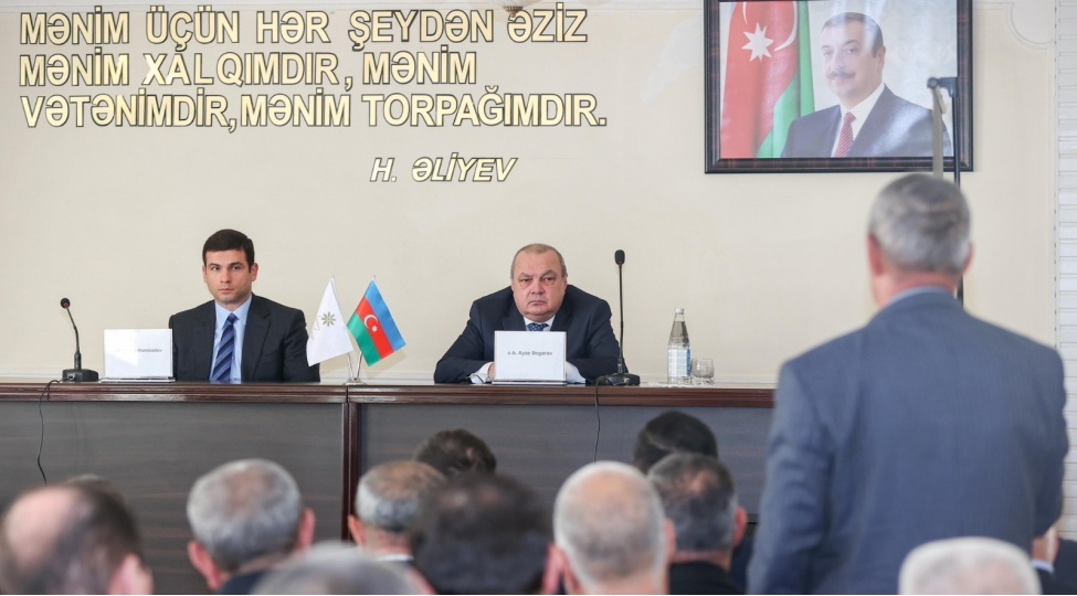 yardimli-rayonunda-sahibkarlarla-gorush-kechirilib