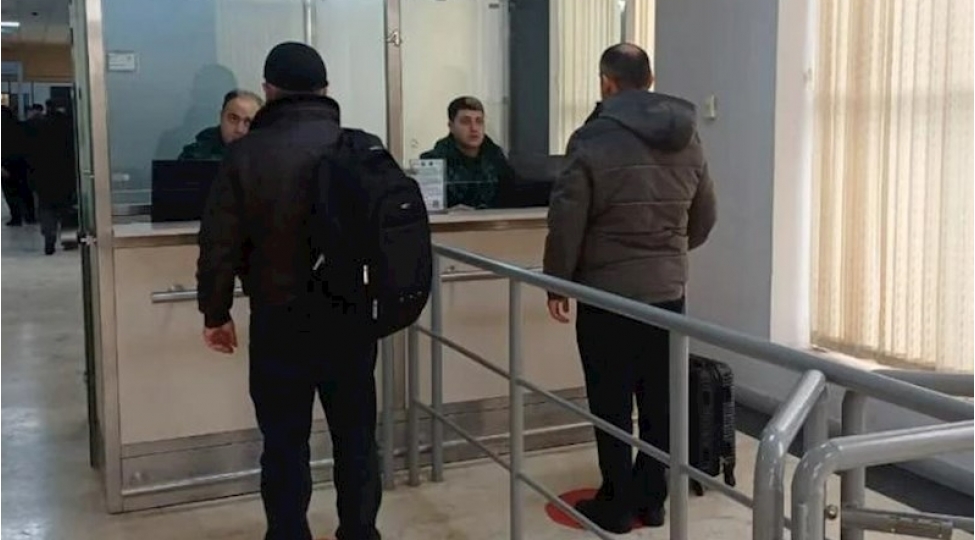 azerbaycan-vasitesile-irandan-615-nefer-texliye-olunub